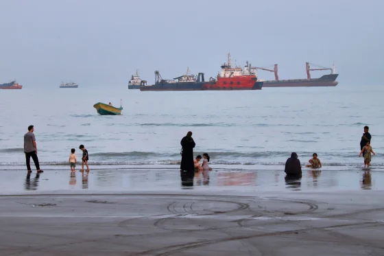 United Arab Emirates suspends trade with Iran after coming under renewed missile fire