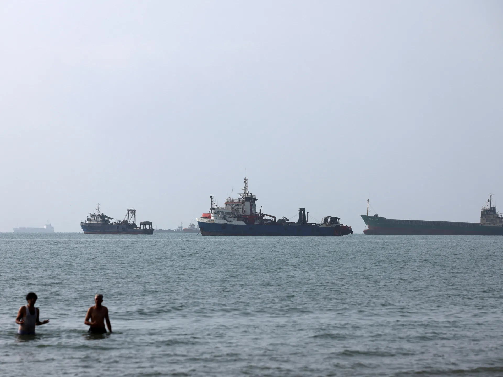 Oil prices surge as US-Iran strikes intensify in Strait of Hormuz