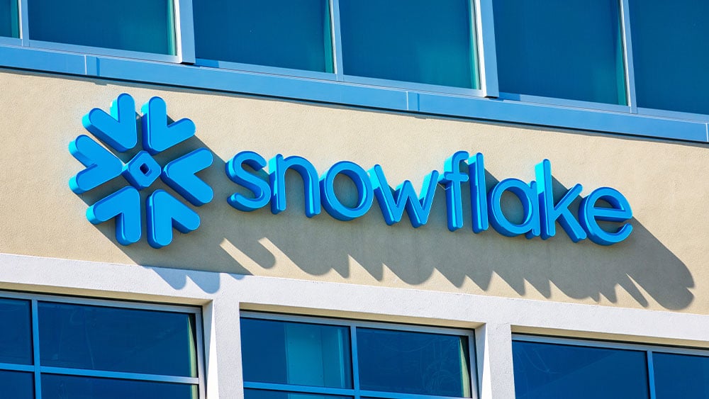 Snowflake Earnings, Revenue, Guidance Top Estimates. AI Software Stock Jumps.